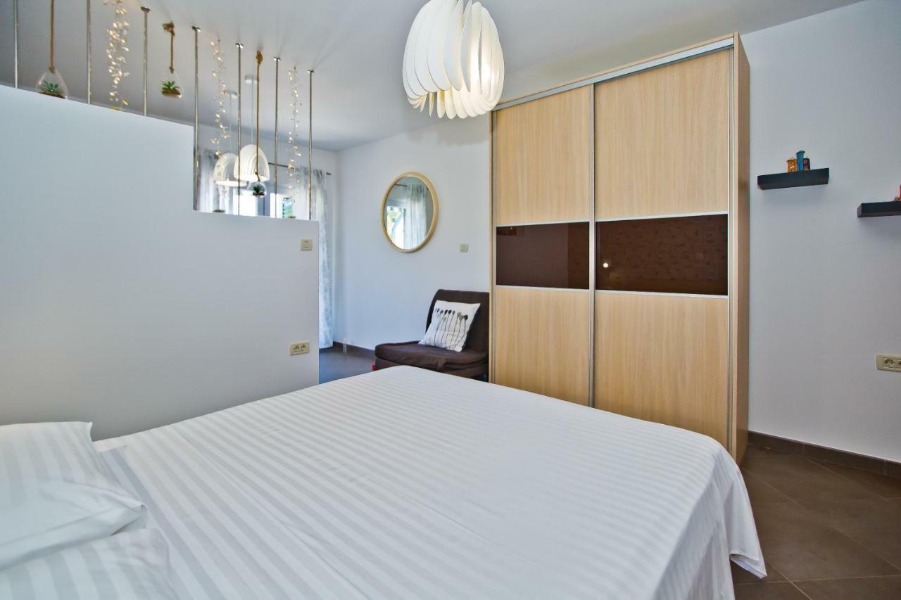Island Hvar Seaside Villa Levanda With Beach, Pool & Seaview Хвар Экстерьер фото